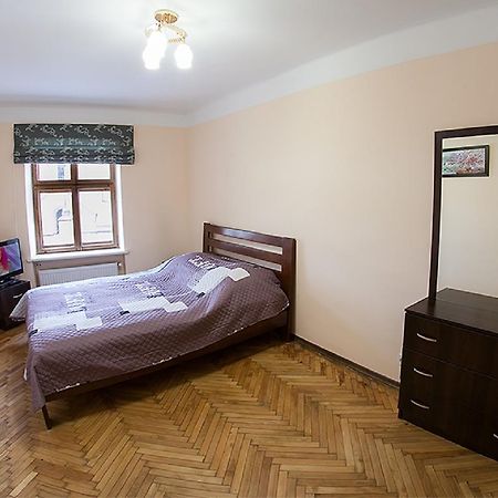 Квартира В Центрі На Вулиці Вірменській 12 Є Дві Спальні Двуспальні Ліжка Львов Экстерьер фото